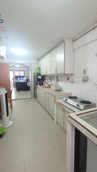 746 Yishun Street 72, 746 Yishun Street 72, 2 Bedrooms, 721 sqft, HDB Flat For Rent, by Shawn Phua, 500237536 - Kitchen - PropertyGuru.com.sg