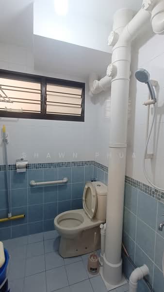 746 Yishun Street 72, 746 Yishun Street 72, 2 Bedrooms, 721 sqft, HDB Flat For Rent, by Shawn Phua, 500237536 - Bathroom - PropertyGuru.com.sg