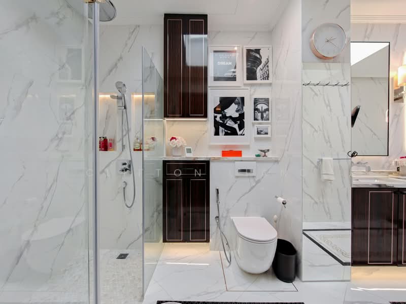 Beautiful Deisgner 3 Storey Inter-Terrace, , 7 Bedrooms, 5,000 sqft, Terraced House For Sale, by Clifton Liang, 500237545 - MBR Bathroom - PropertyGuru.com.sg