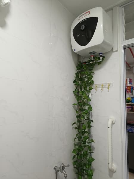 170 Gangsa Road, 170 Gangsa Road, Room Rental, 100 sqft, HDB Flat For Rent, by Teo Kim Yong, 500237567 - Water Heater - PropertyGuru.com.sg