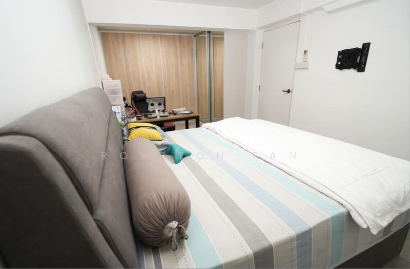 21 Dover Crescent, 21 Dover Crescent, 2 Bedrooms, 700 sqft, HDB Flat For Sale, by Royston Tan, 500237585 - Bedroom - PropertyGuru.com.sg