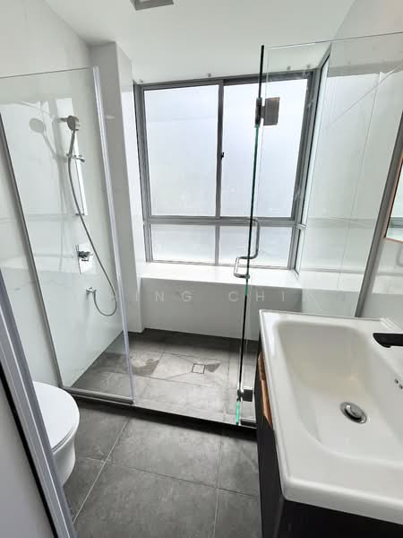 Bluwaters 2, 205 Jalan Loyang Besar, 2 Bedrooms, 872 sqft, Condominium For Sale, by Ching Chia, 500237587 - Bathroom - PropertyGuru.com.sg