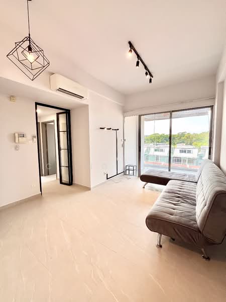 Bluwaters 2, 205 Jalan Loyang Besar, 2 Bedrooms, 872 sqft, Condominium For Sale, by Ching Chia, 500237587 - Living Room - PropertyGuru.com.sg