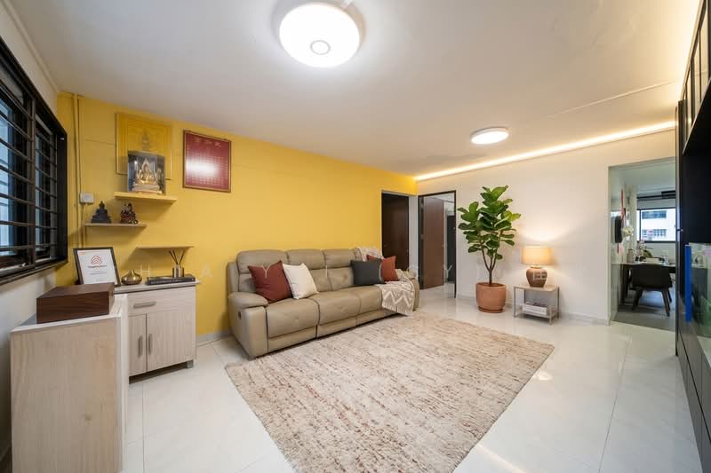 410 Commonwealth Avenue West, 410 Commonwealth Avenue West, 3 Bedrooms, 1,044 sqft, HDB Flat For Sale, by Chia Yei (CY) 佳业, 500237588 - Living Room - PropertyGuru.com.sg