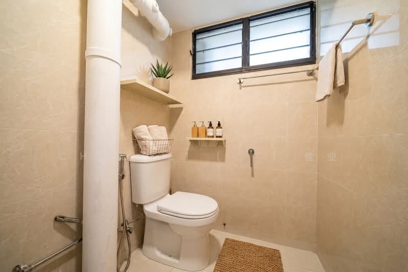 410 Commonwealth Avenue West, 410 Commonwealth Avenue West, 3 Bedrooms, 1,044 sqft, HDB Flat For Sale, by Chia Yei (CY) 佳业, 500237588 - Bathroom - PropertyGuru.com.sg