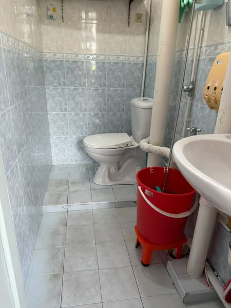 47 Circuit Road, 47 Circuit Road, Room Rental, 150 sqft, HDB Flat For Rent, by Linda Peh, 500237589 - Bathroom - PropertyGuru.com.sg