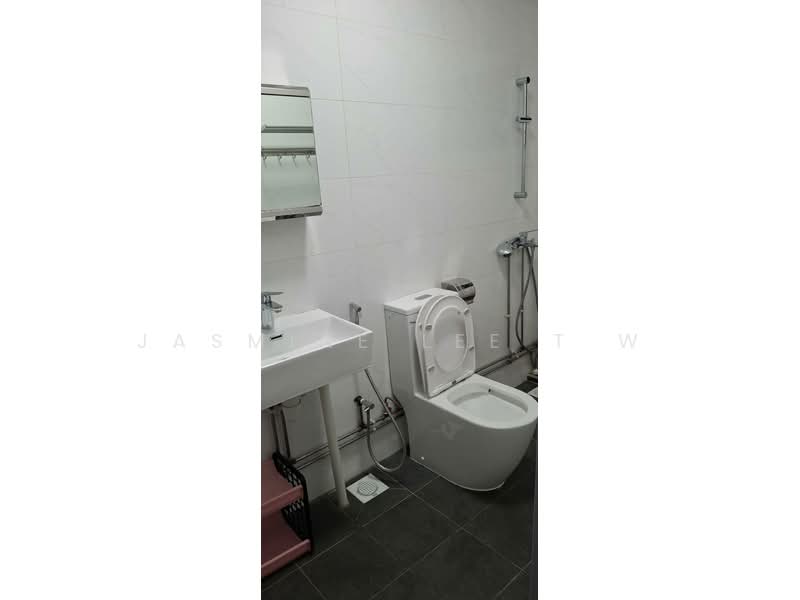 262 Bishan Street 22, 262 Bishan Street 22, Room Rental, 143 sqft, HDB Flat For Rent, by Jasmine Lee T W, 500237590 - Bathroom - PropertyGuru.com.sg