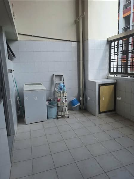 262 Bishan Street 22, 262 Bishan Street 22, Room Rental, 143 sqft, HDB Flat For Rent, by Jasmine Lee T W, 500237590 - Balcony - PropertyGuru.com.sg