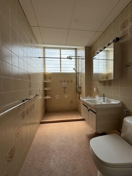 Sherwood Tower - 3 bed, Jalan Anak Bukit, Clementi Park / Upper Bukit Timah, 3 Bedrooms, 1,539 sqft, Condominium For Sale, by Nancy Tan, 500237599 - Bathroom - PropertyGuru.com.sg