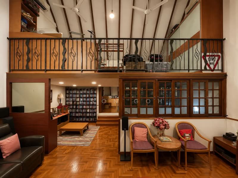 2.5 Storey Terraced House w Massive Attic @ Rosyth Road, Yio Chu Kang Road / Kovan MRT / Serangoon North MRT, 5 Bedrooms, 2,800 sqft, Terraced House For Sale, by Jason Goh, 500237602 - Attic - PropertyGuru.com.sg