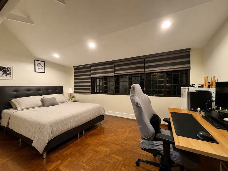 2.5 Storey Terraced House w Massive Attic @ Rosyth Road, Yio Chu Kang Road / Kovan MRT / Serangoon North MRT, 5 Bedrooms, 2,800 sqft, Terraced House For Sale, by Jason Goh, 500237602 - Bedroom - PropertyGuru.com.sg