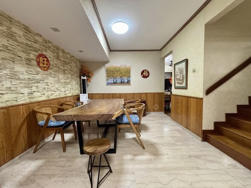 2.5 Storey Terraced House w Massive Attic @ Rosyth Road, Yio Chu Kang Road / Kovan MRT / Serangoon North MRT, 5 Bedrooms, 2,800 sqft, Terraced House For Sale, by Jason Goh, 500237602 - Dining Room - PropertyGuru.com.sg