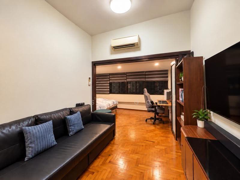2.5 Storey Terraced House w Massive Attic @ Rosyth Road, Yio Chu Kang Road / Kovan MRT / Serangoon North MRT, Hougang / Punggol / Sengkang, 5 Bedrooms, 2,800 sqft, Terraced House For Sale, by Jason Goh, 500237602 - 2nd Floor Common Bedroom - PropertyGuru.com.sg
