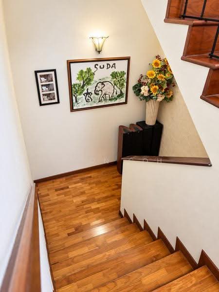 2.5 Storey Terraced House w Massive Attic @ Rosyth Road, Yio Chu Kang Road / Kovan MRT / Serangoon North MRT, Hougang / Punggol / Sengkang, 5 Bedrooms, 2,800 sqft, Terraced House For Sale, by Jason Goh, 500237602 - Stairs - PropertyGuru.com.sg