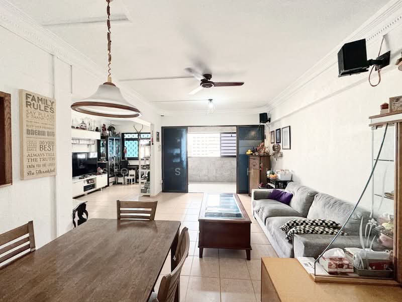 633 Woodlands Ring Road, 633 Woodlands Ring Road, 3 Bedrooms, 1,302 sqft, HDB Flat For Sale, by Soh Shu Hui, 500237603 - Living Room - PropertyGuru.com.sg