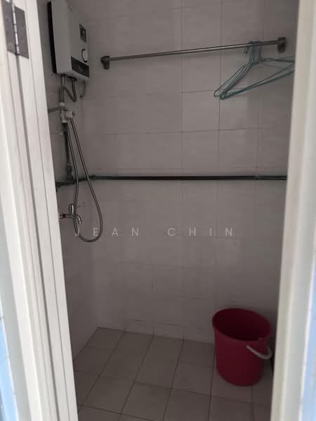 100 Lorong 1 Toa Payoh, 100 Lorong 1 Toa Payoh, 2 Bedrooms, 732 sqft, HDB Flat For Sale, by Jean Chin, 500237615 - Bathroom - PropertyGuru.com.sg