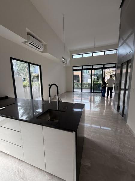 Belgravia Ace, 379 Belgravia Drive, Seletar / Yio Chu Kang, 5 Bedrooms, 4,058 sqft, Semi-Detached House For Sale, by Jaimie Ho Kit Mie, 500237616 - Kitchen - PropertyGuru.com.sg