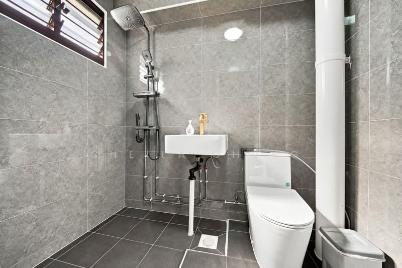 485 Pasir Ris Drive 4, 485 Pasir Ris Drive 4, 3 Bedrooms, 1,335 sqft, HDB Flat For Sale, by Sheila Chung, 500237622 - Master Bathroom - PropertyGuru.com.sg