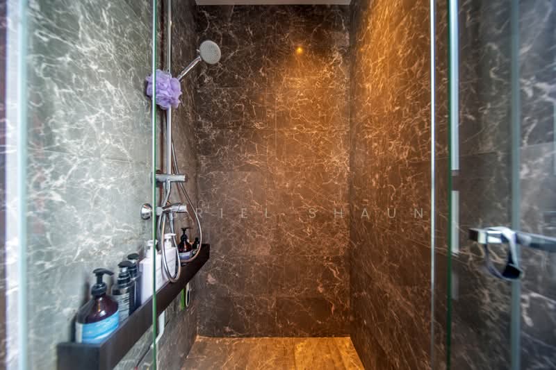 Principal Garden, 99 Prince Charles Crescent, 2 Bedrooms, 786 sqft, Condominium For Sale, by Gabriel Shaun, 500237633 - Bathroom - PropertyGuru.com.sg