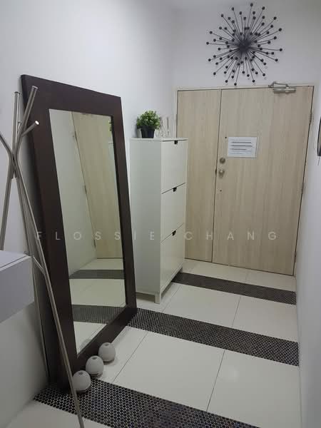 Lakepoint Condo, 2 Lakepoint Drive, Boon Lay / Jurong / Tuas, Room Rental, 150 sqft, Condominium For Rent, by Flossie Chang, 500237637 - Entrance - PropertyGuru.com.sg