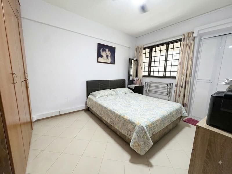 221 Serangoon Avenue 4, 221 Serangoon Avenue 4, 3 Bedrooms, 1,034 sqft, HDB Flat For Sale, by Shirley Chua, 500237650 - Bedroom - PropertyGuru.com.sg