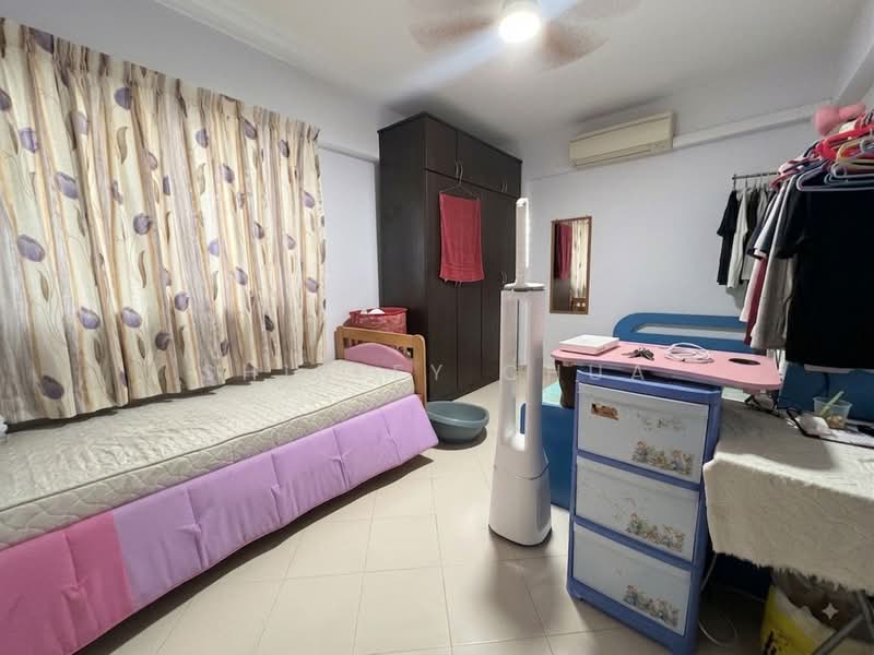 221 Serangoon Avenue 4, 221 Serangoon Avenue 4, 3 Bedrooms, 1,034 sqft, HDB Flat For Sale, by Shirley Chua, 500237650 - Bedroom - PropertyGuru.com.sg