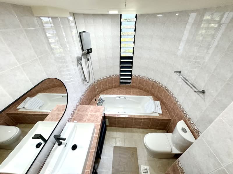 Teresa Ville, 1005 Lower Delta Road, Room Rental, 255 sqft, Condominium For Rent, by Ben Kwan, 500237651 - Bathroom - PropertyGuru.com.sg