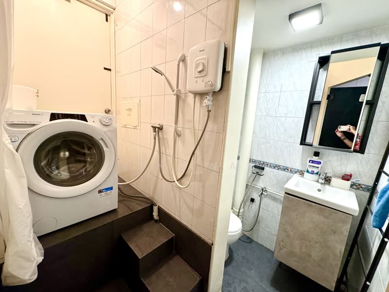 Teresa Ville, 1005 Lower Delta Road, Room Rental, 255 sqft, Condominium For Rent, by Ben Kwan, 500237651 - Bathroom - PropertyGuru.com.sg