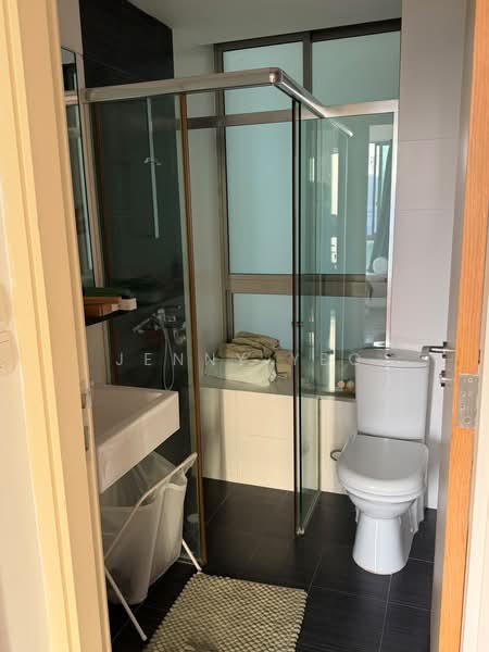 Newton Edge, 1 Makeway Ave, 2 Bedrooms, 753 sqft, Condominium For Rent, by Jenny YEO, 500237654 - Bathroom - PropertyGuru.com.sg