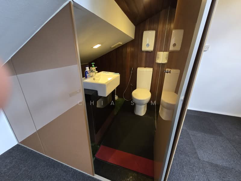 River Valley Road Conservation Unit, River Valley Road, 1,650 sqft, Office For Rent, by Chia S M, 500237655 - Bathroom - CommercialGuru.com.sg