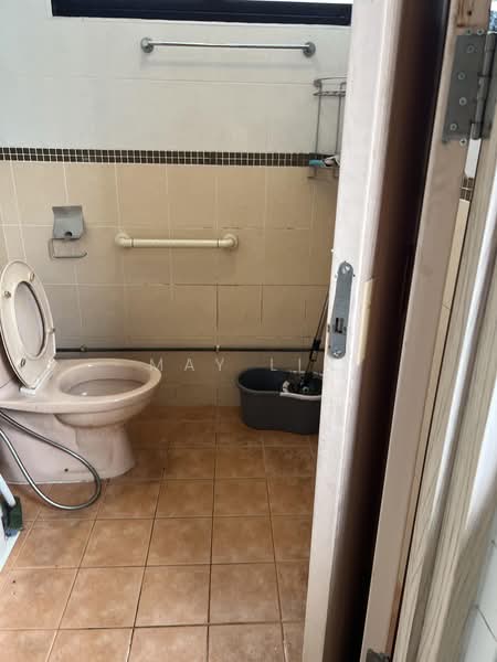 7 Jalan Bukit Merah, 7 Jalan Bukit Merah, Room Rental, 170 sqft, HDB Flat For Rent, by May Lin, 500237670 - Bathroom - PropertyGuru.com.sg