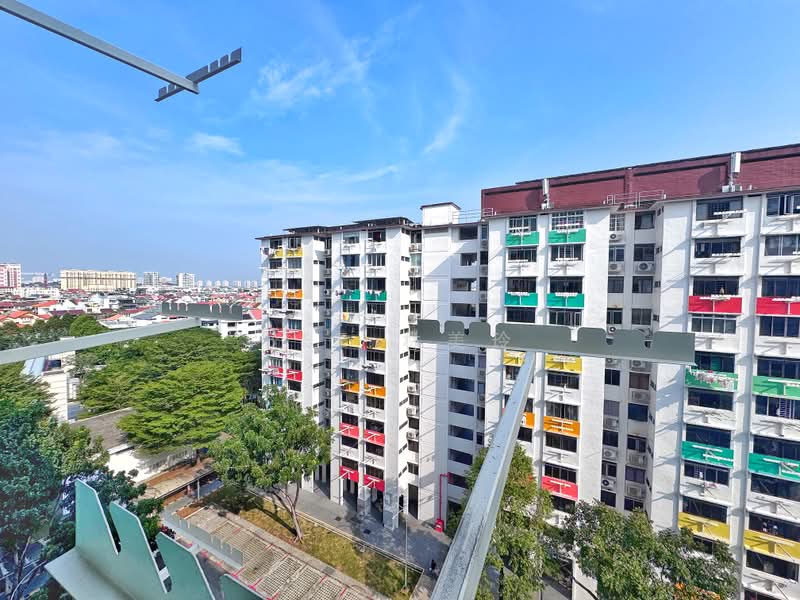 17 Eunos Crescent, 17 Eunos Crescent, 2 Bedrooms, 635 sqft, HDB Flat For Sale, by Bee 林美玲, 500237678 - Exterior - PropertyGuru.com.sg