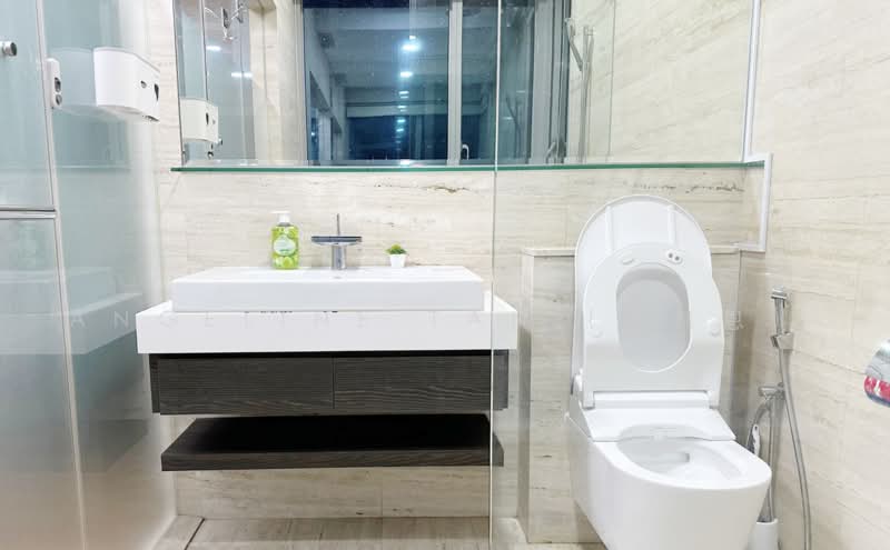 Horizon Residences, 41 Pasir Panjang Hill, Room Rental, 150 sqft, Condominium For Rent, by Angeline Tan (陈慧恩), 500237683 - Bathroom - PropertyGuru.com.sg