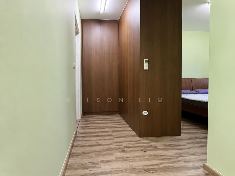 513D Yishun Street 51, 513D Yishun Street 51, 3 Bedrooms, 1,216 sqft, HDB Flat For Sale, by Wilson Lim, 500237693 - Walk-in wardrobe - PropertyGuru.com.sg
