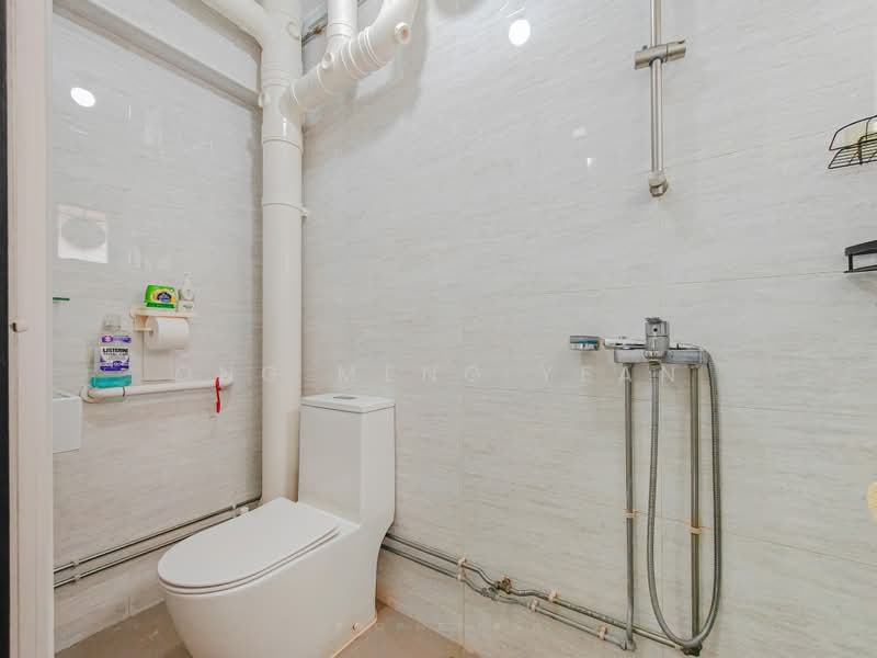 230 Bishan Street 23, 230 Bishan Street 23, 3 Bedrooms, 1,130 sqft, HDB Flat For Sale, by Ong Meng Yean, 500237694 - Bathroom - PropertyGuru.com.sg
