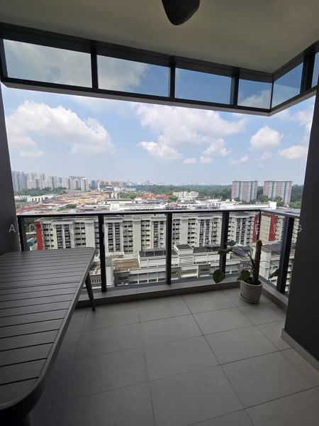 JadeScape, 2 Shunfu Road, 3 Bedrooms, 904 sqft, Condominium For Sale, by Adeline Goh Leng Khiang, 500237696 - Balcony - PropertyGuru.com.sg