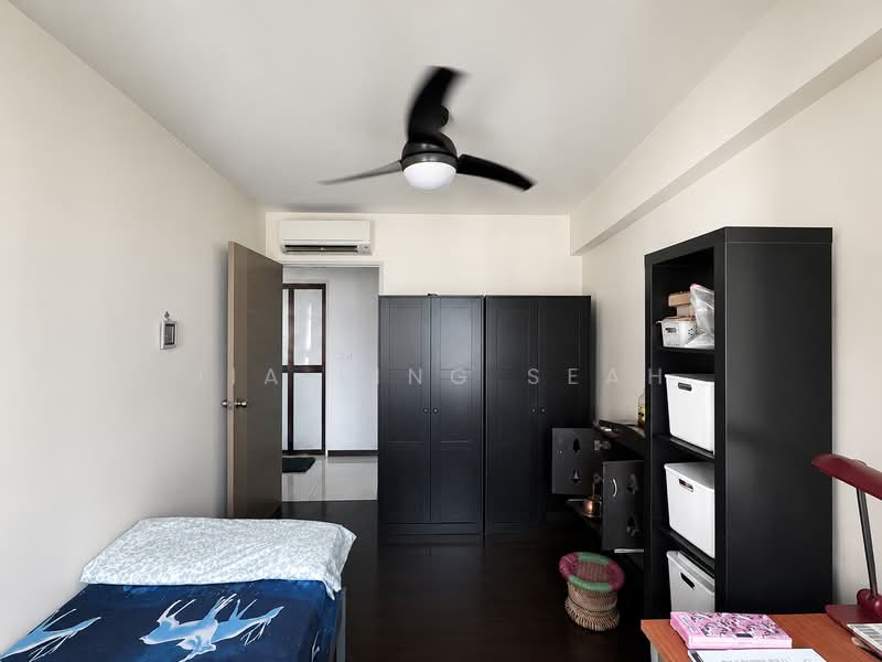 684C Edgedale Plains, 684C Edgedale Plains, 3 Bedrooms, 1,216 sqft, HDB Flat For Sale, by Jia Ling Seah, 500237697 - Bedroom - PropertyGuru.com.sg