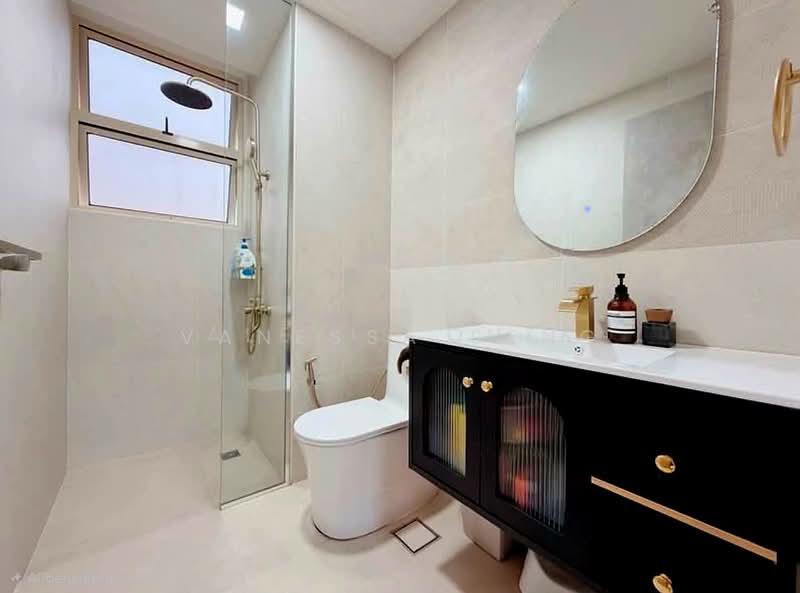 Sims Green, 7 Lorong 27A Geylang, 3 Bedrooms, 1,755 sqft, Apartment For Sale, by Vanessa Seng, 500237698 - Common Bathroom - PropertyGuru.com.sg
