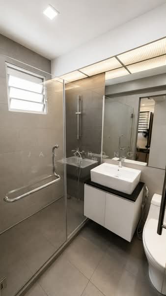 183C Boon Lay Avenue, 183C Boon Lay Avenue, 3 Bedrooms, 990 sqft, HDB Flat For Sale, by Jan Chong 张纳旗, 500237701 - Bathroom - PropertyGuru.com.sg