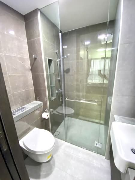 Parc Clematis, 8D Jalan Lempeng, 2 Bedrooms, 732 sqft, Condominium For Sale, by Carrie Cheah, 500237711 - Bathroom - PropertyGuru.com.sg
