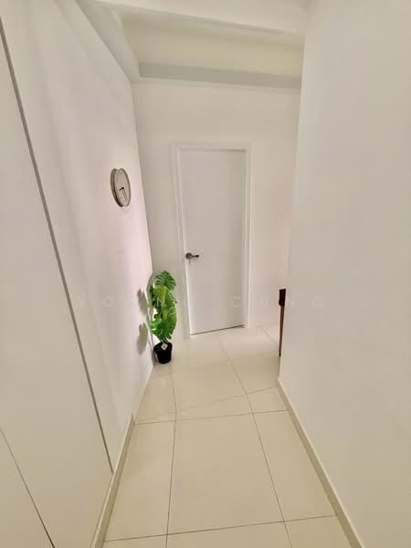 The Regency at Tiong Bahru, 36 Chay Yan Street, Room Rental, 200 sqft, Condominium For Rent, by Young Chng, 500237713 - Corridor - PropertyGuru.com.sg