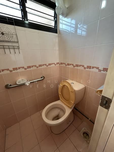 8 Holland Avenue, 8 Holland Avenue, Room Rental, 150 sqft, HDB Flat For Rent, by Tan Hui Neo Veronica, 500237731 - Bathroom - PropertyGuru.com.sg