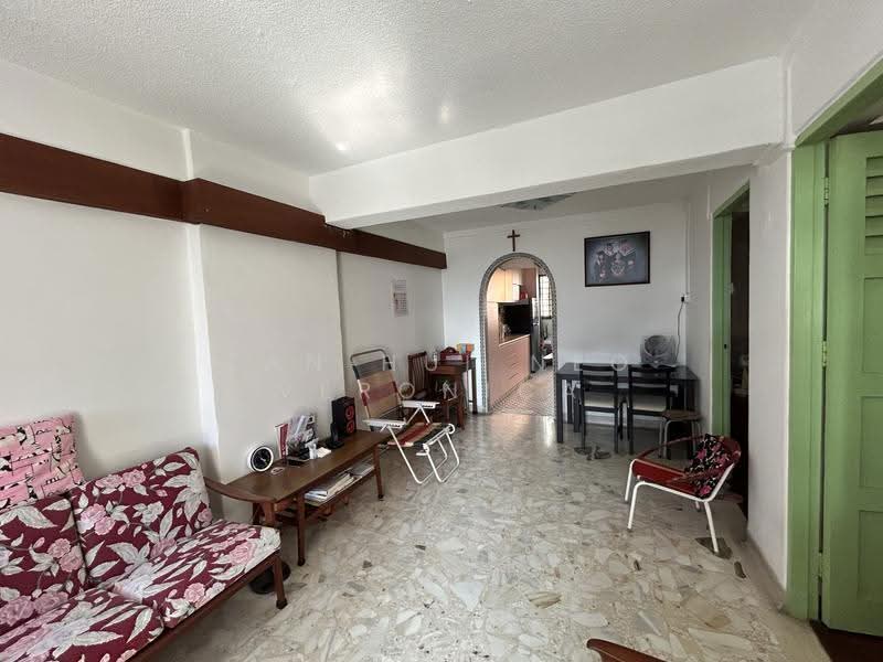 8 Holland Avenue, 8 Holland Avenue, Tanglin / Holland / Bukit Timah, Room Rental, 150 sqft, HDB Flat For Rent, by Tan Hui Neo Veronica, 500237731 - Living Room - PropertyGuru.com.sg