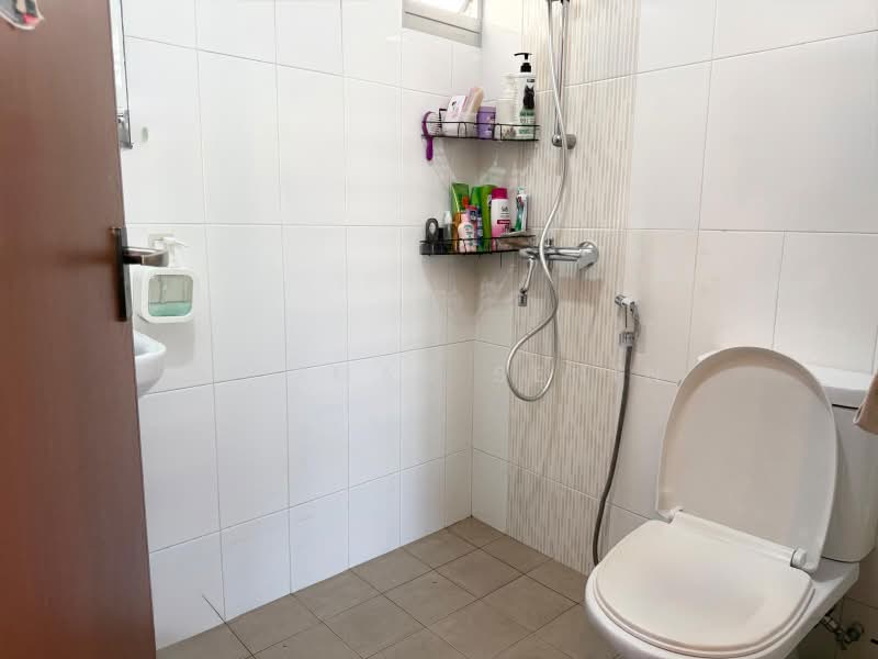 717A Woodlands Drive 70, 717A Woodlands Drive 70, 2 Bedrooms, 763 sqft, HDB Flat For Sale, by Sitimas Senin, 500237733 - Bathroom - PropertyGuru.com.sg