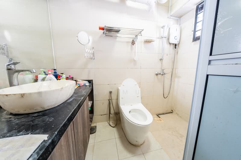 254 Compassvale Road, 254 Compassvale Road, 3 Bedrooms, 1,249 sqft, HDB Flat For Sale, by Kai Mun, 500237744 - Bathroom - PropertyGuru.com.sg