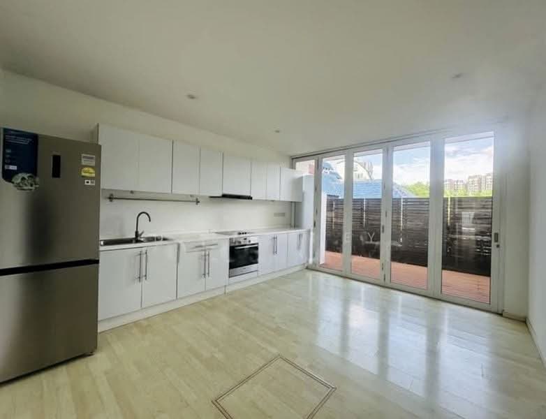 Eden Grove, , 3 Bedrooms, 1,469 sqft, Terraced House For Rent, by Daniel Tey, 500237755 - Kitchen - PropertyGuru.com.sg