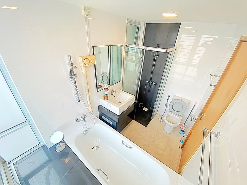 CONDO, NEAR MRT 5MINS! NEAR KATONG!, , 3 Bedrooms, 1,119 sqft, Condominium For Rent, by Eugene Chen, 500237767 - Bathroom - PropertyGuru.com.sg