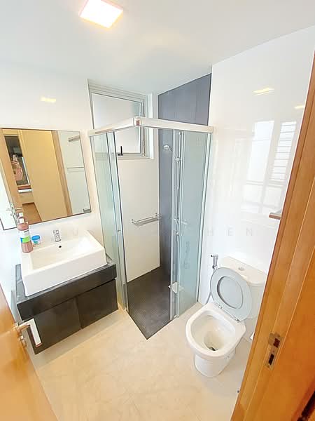 CONDO, NEAR MRT 5MINS! NEAR KATONG!, , 3 Bedrooms, 1,119 sqft, Condominium For Rent, by Eugene Chen, 500237767 - Bathroom - PropertyGuru.com.sg