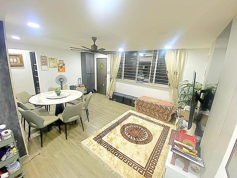 325 Bukit Batok Street 33, 325 Bukit Batok Street 33, 3 Bedrooms, 904 sqft, HDB Flat For Sale, by Eugene Chen, 500237774 - Living Room - PropertyGuru.com.sg