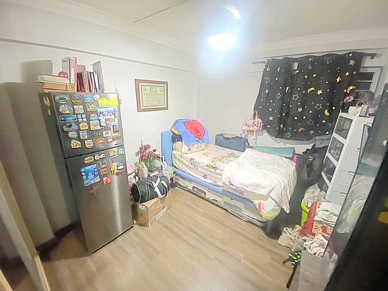 325 Bukit Batok Street 33, 325 Bukit Batok Street 33, 3 Bedrooms, 904 sqft, HDB Flat For Sale, by Eugene Chen, 500237774 - Bedroom - PropertyGuru.com.sg